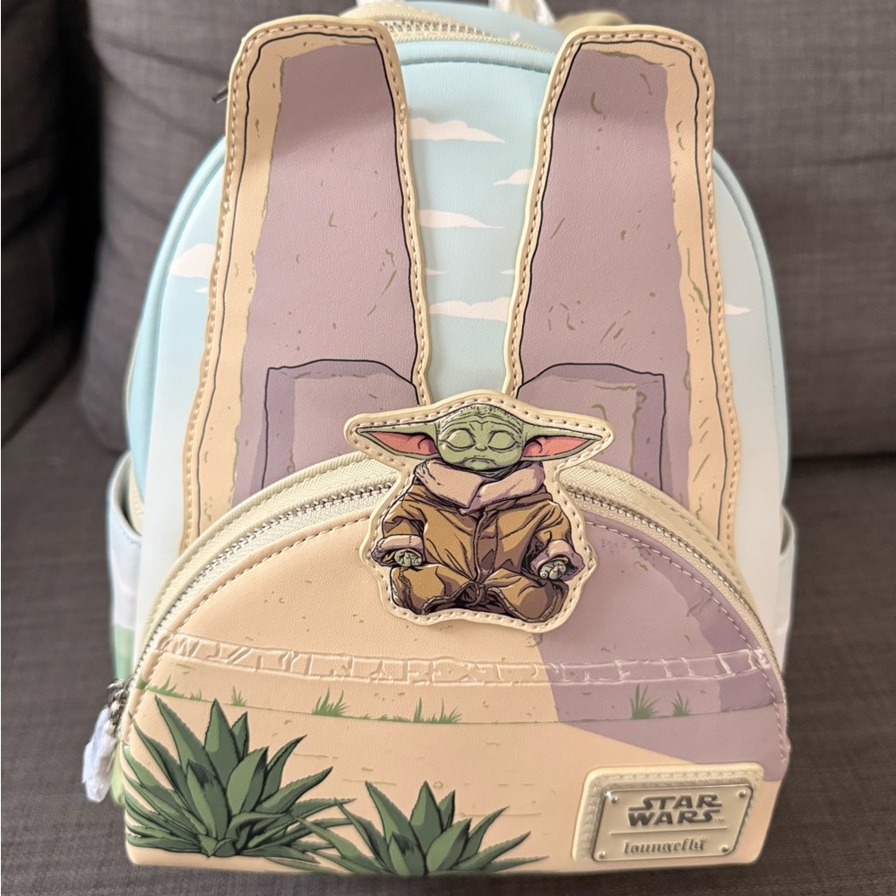 Loungefly The Mandalorian Grogu Stone Glow in the Dark Mini-Backpack